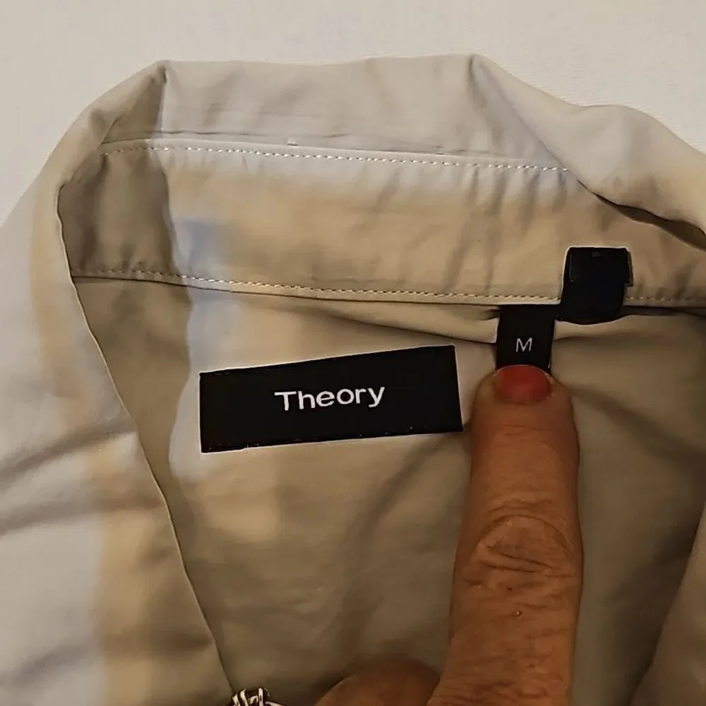 THEORY BUTTON DOWN SHIRT SIZE MEDIUM‎